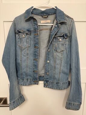 Women’s Light Blue Denim Jean Jacket - Classic Button-Up